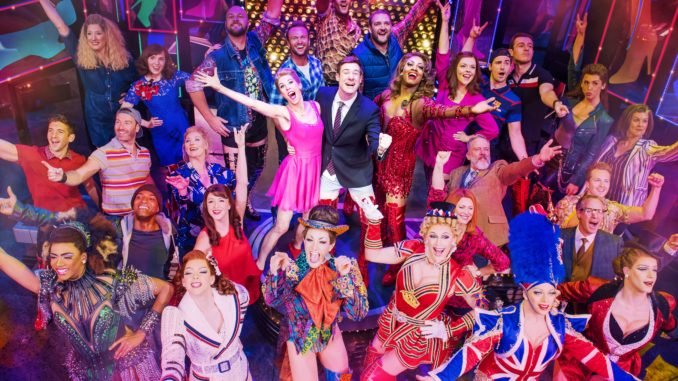 Kinky Boots London Broadway show cast posing for the audience