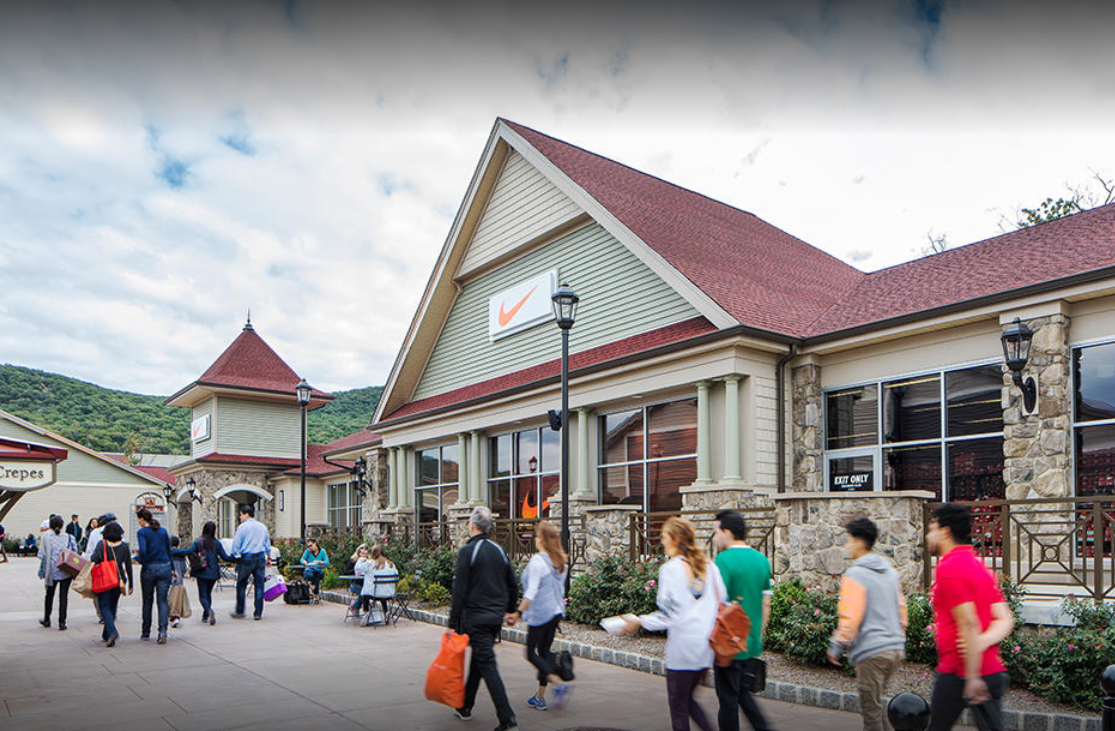 levi woodbury commons