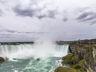 A stunning picture of Niagra Falls - Day trip from New York to Niagra Falls