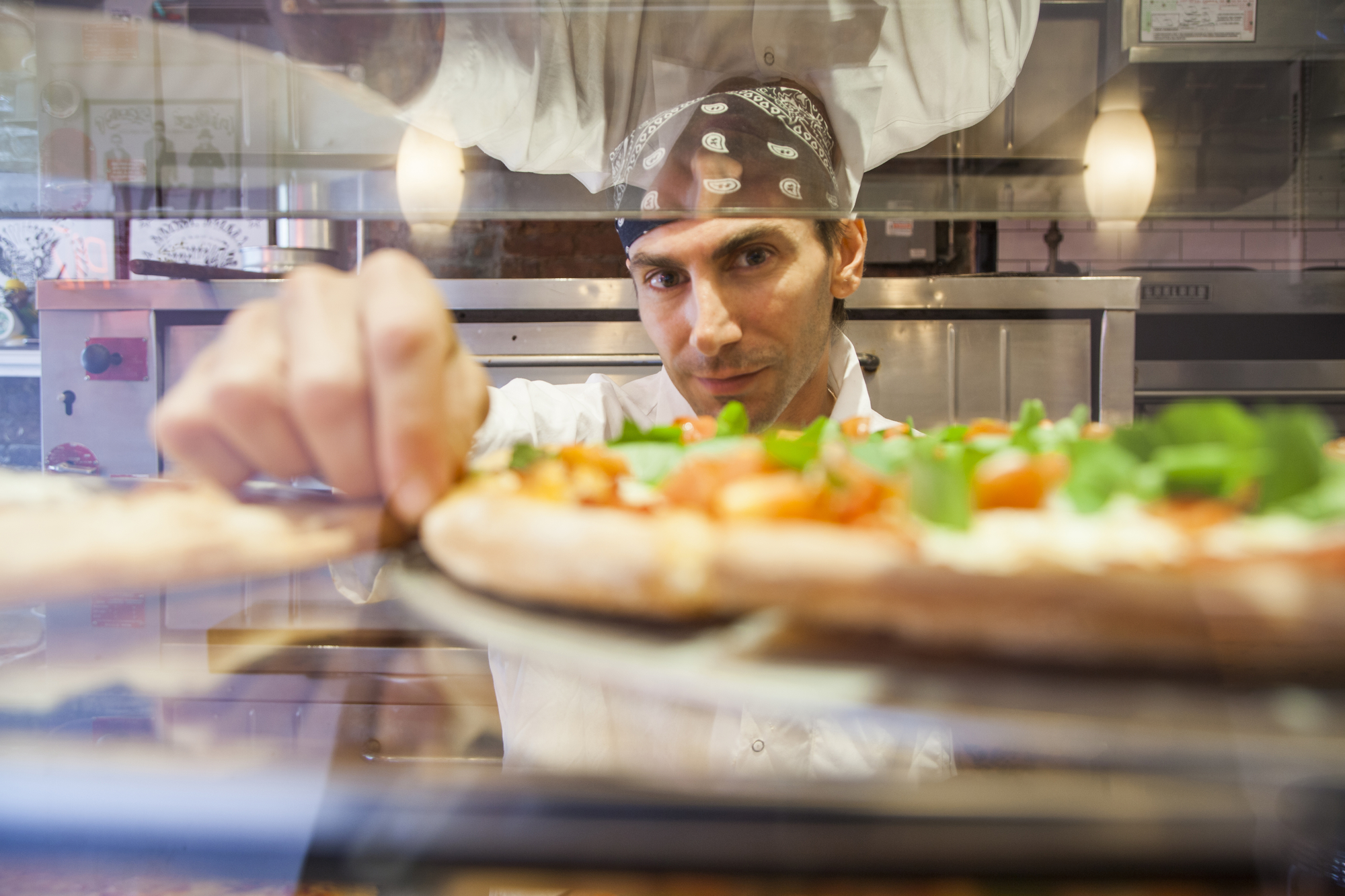 a-picture-of-a-new-york-pizza-chef-how-much-spending-money-new-york